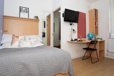 1 bed studio, Cowgate, Old Town, Edinburgh, EH11NQ - Image 1